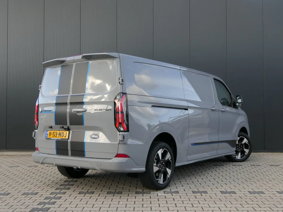 340 L2H1 Sport 71 kWh | Trekhaak | Adaptive Cruise | BLIS | Camera | Stoel/Stuurverwarming | 19 Inch | Adaptive LED