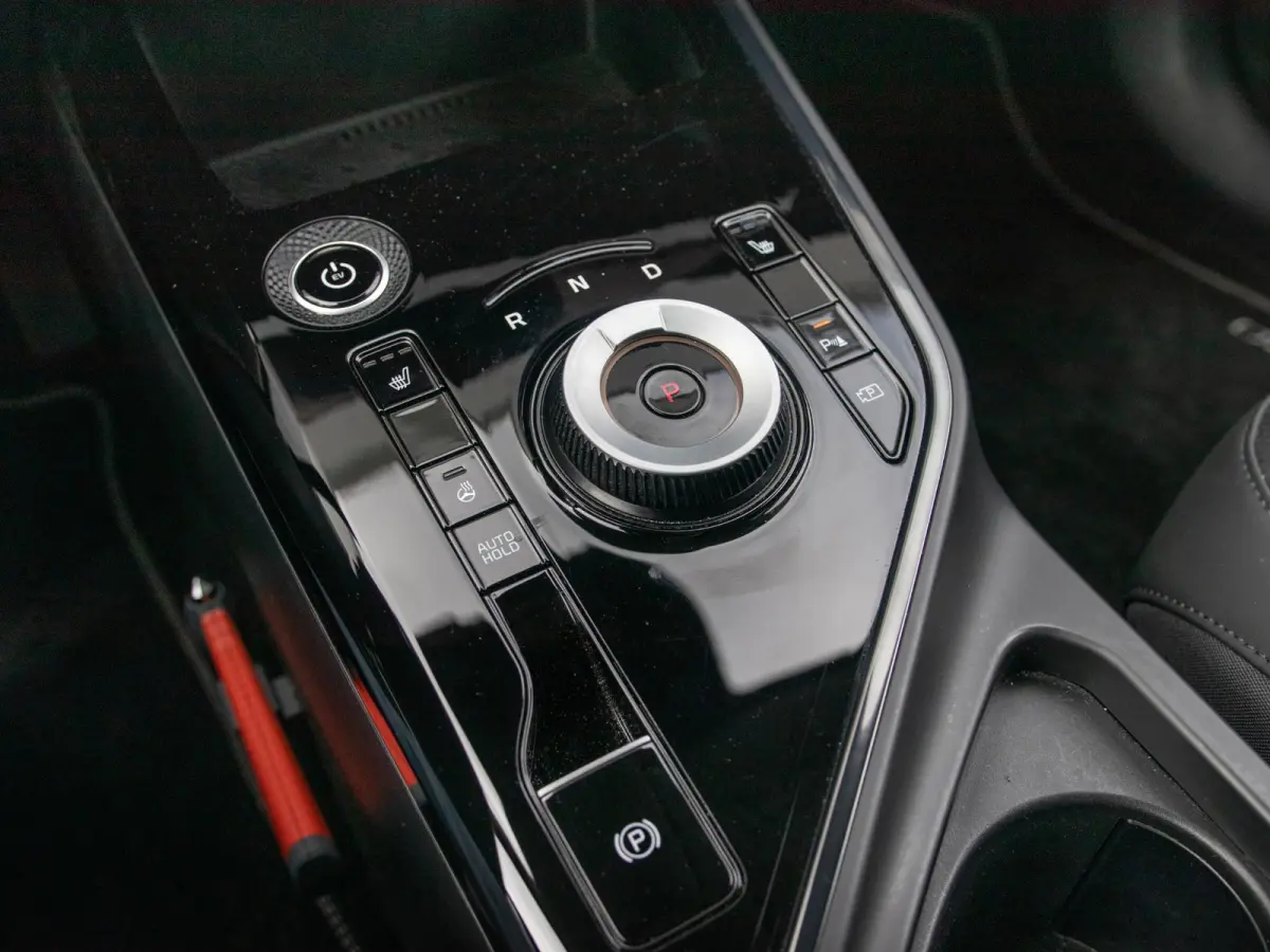 Edition Advanced 64.8 kWh Trekhaak | Leder | Privacy glass | Luxe uitvoering