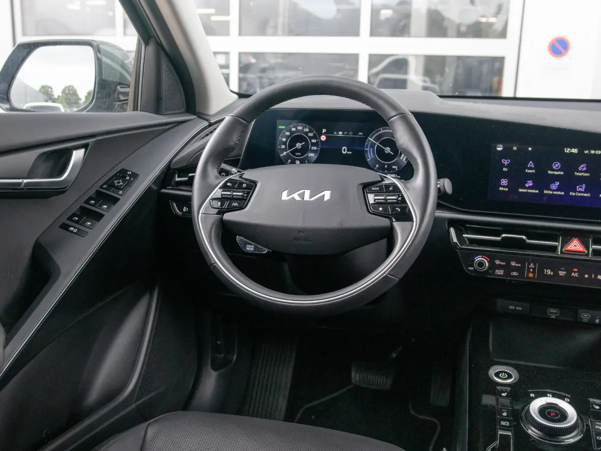 Edition Advanced 64.8 kWh Trekhaak | Leder | Privacy glass | Luxe uitvoering