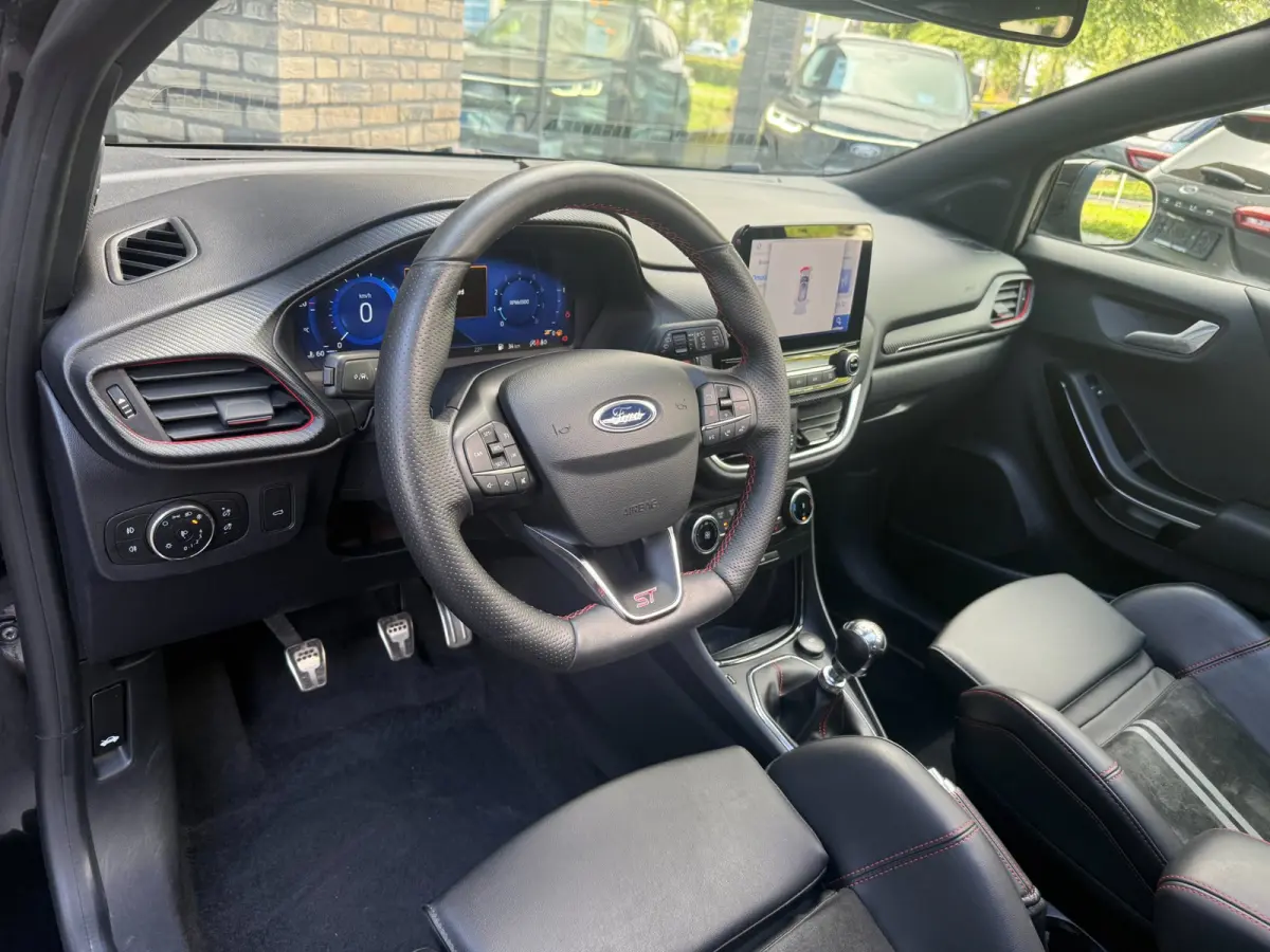 1.5 EcoBoost ST-X Perfor. pack, Panorama, Navi, B&O, BLIS, Winter, Elk klep, etc. etc.