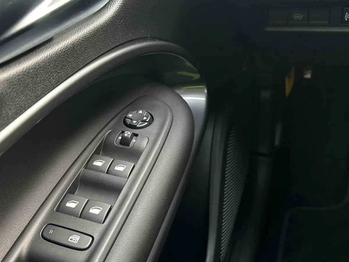 1.2 Hybrid Sport | Navigatie | Parkersensoren Voor + achter | Camera | Climate Control | Cruise Control | 2+6 jaar Speciale Garantie!