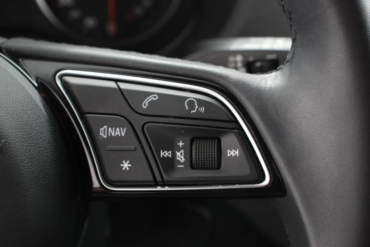 35 TFSI 150pk S-Tronic Prestige Navigatie Apple Carplay/Android Auto Camera Parkeersensoren Adaptive Cruise Control Stoelverwarming Climate Control Lichtmetalen velgen