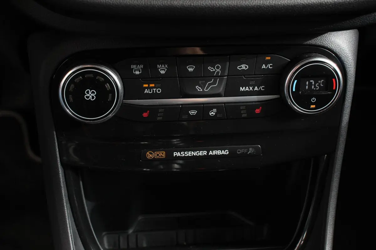 1.0 EcoBoost Titanium Navigatie Climate Control Cruise Control Stoel/Stuurverwarming 17 Inch Lichtmetalen Velgen