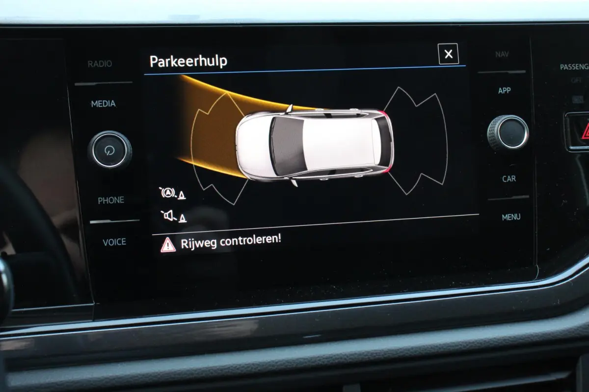 1.0 TSI 110 pk DSG Highline Navigatie Apple Carplay/Android Auto Adaptieve Cruise Control Parkeersensoren Stoelverwarming Privacy Glass Climatronic