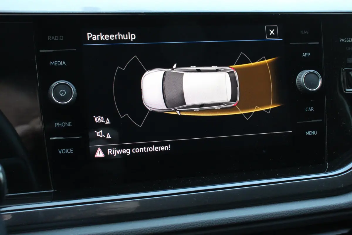 1.0 TSI 110 pk DSG Highline Navigatie Apple Carplay/Android Auto Adaptieve Cruise Control Parkeersensoren Stoelverwarming Privacy Glass Climatronic