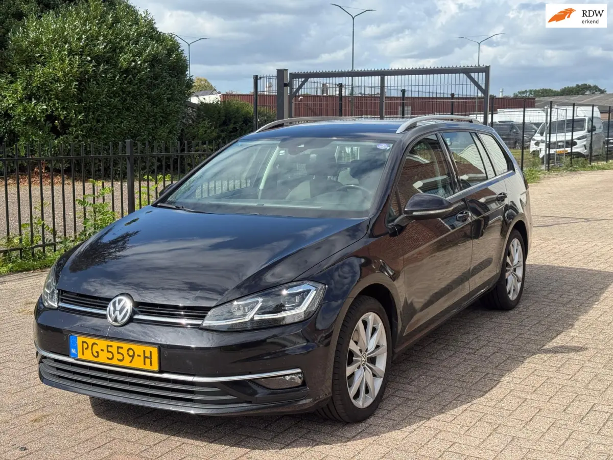 1.0 TSI Highline Digital Dash Trekhaak Alcantara Massage!