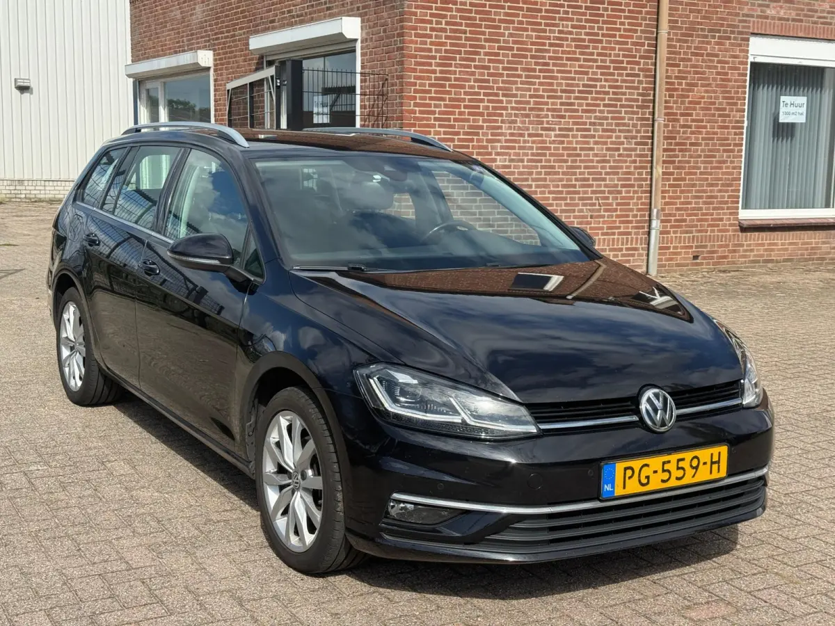 1.0 TSI Highline Digital Dash Trekhaak Alcantara Massage!