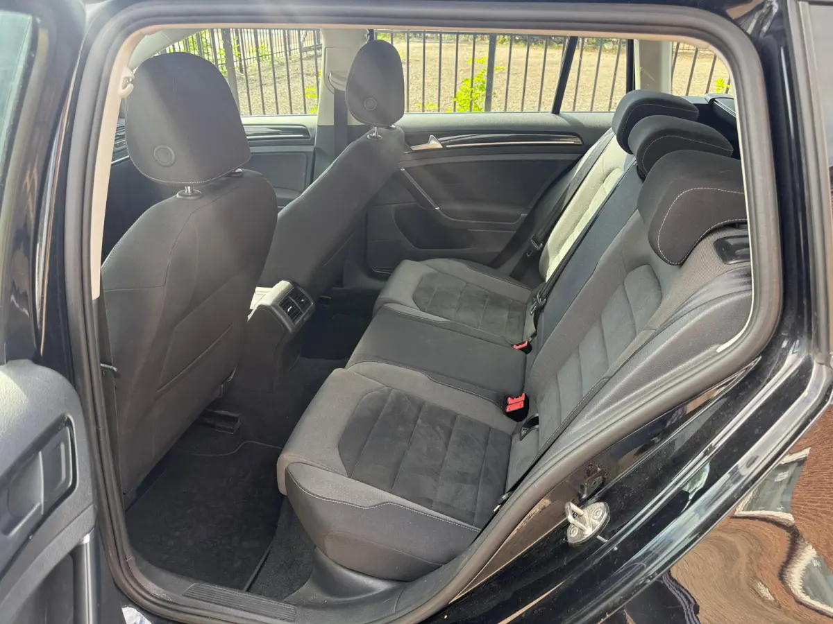 1.0 TSI Highline Digital Dash Trekhaak Alcantara Massage!