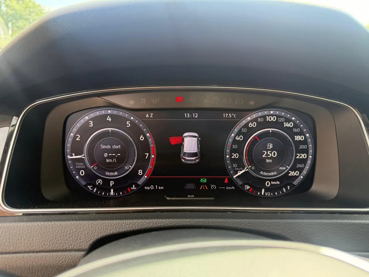 1.0 TSI Highline Digital Dash Trekhaak Alcantara Massage!