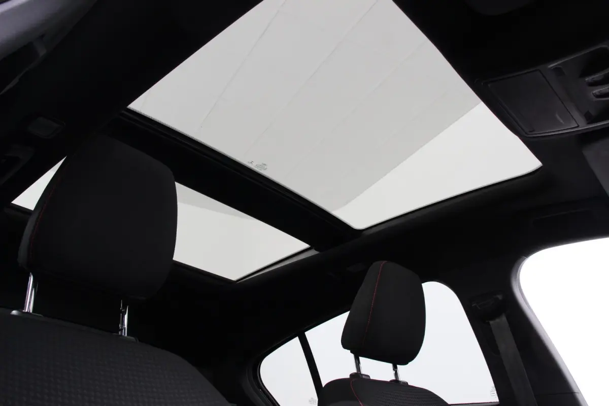 1.0 ST Line X 125 Pk Automaat Panoramadak Navigatie Camera Lane/Side Assist Adaptive Cruise Control Apple Carplay/Android Auto Stoelverwarming Automaat Extra Getint Glas