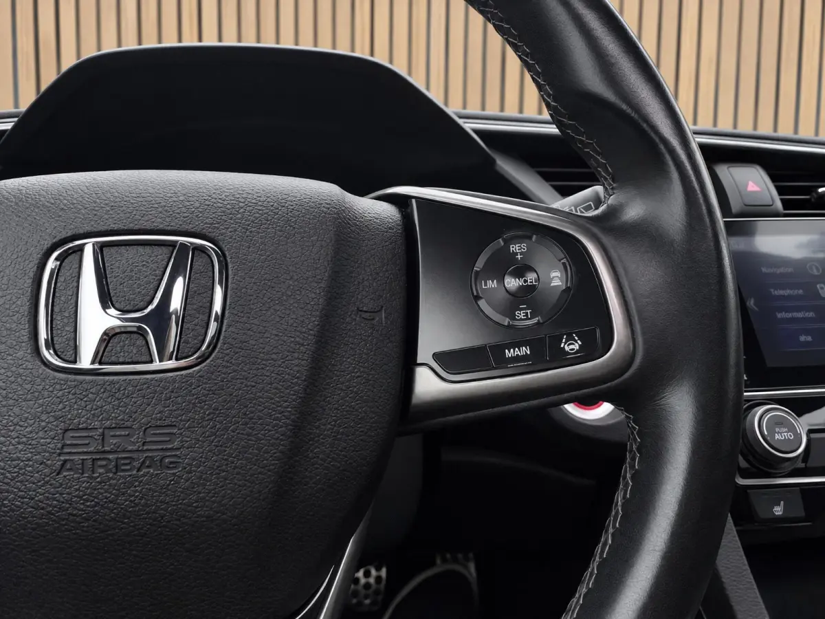 1.0 i-VTEC Premium |Pano |Stoelverw. |Leder |Camera