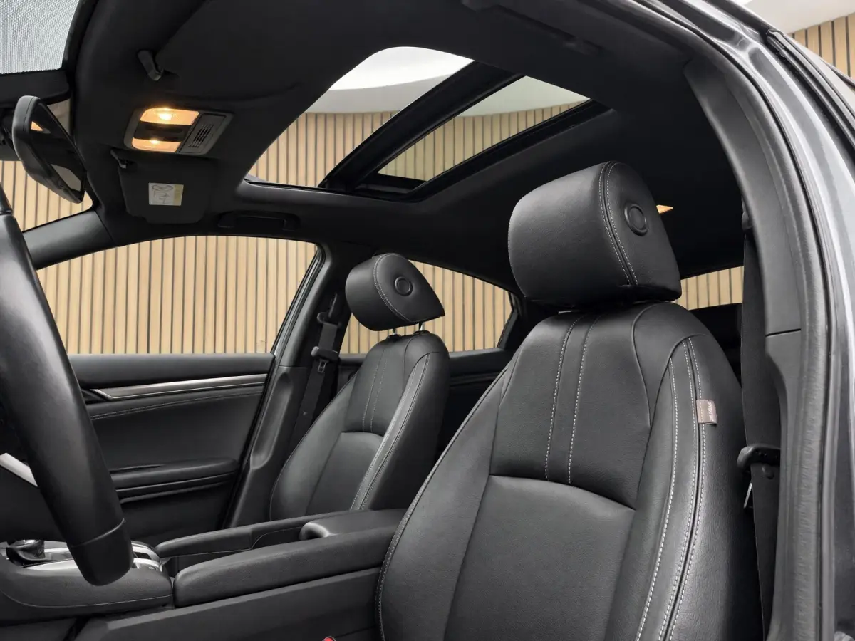 1.0 i-VTEC Premium |Pano |Stoelverw. |Leder |Camera