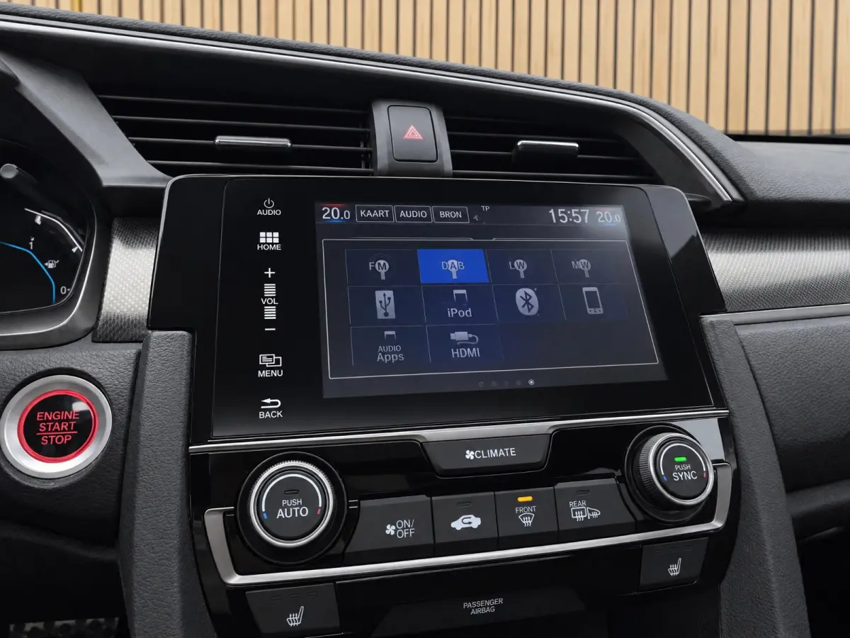 1.0 i-VTEC Premium |Pano |Stoelverw. |Leder |Camera