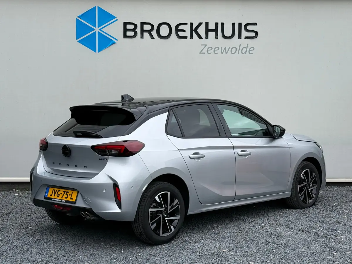 1.2 145PK Turbo AUTOMAAT Hybrid GS ACHTERUITRIJCAMERA| PARKEERSENSOREN V+A| ADAPTIEVE CRUISECONTROL| DODEHOEK DETECTIE| EXTRA GETINT GLAS| HEMELKLEDING DONKER| SPORTSTOELEN| VOORSTOELEN VERW