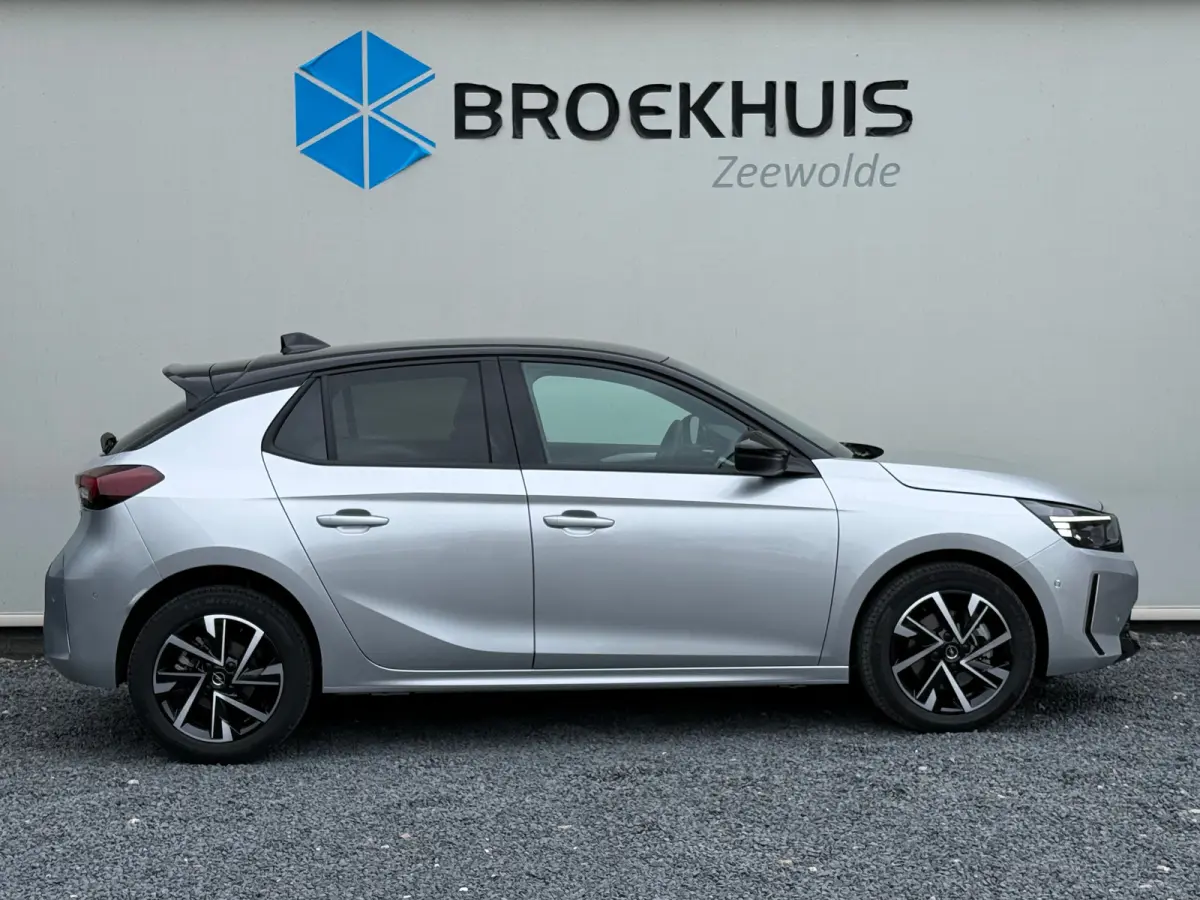 1.2 145PK Turbo AUTOMAAT Hybrid GS ACHTERUITRIJCAMERA| PARKEERSENSOREN V+A| ADAPTIEVE CRUISECONTROL| DODEHOEK DETECTIE| EXTRA GETINT GLAS| HEMELKLEDING DONKER| SPORTSTOELEN| VOORSTOELEN VERW