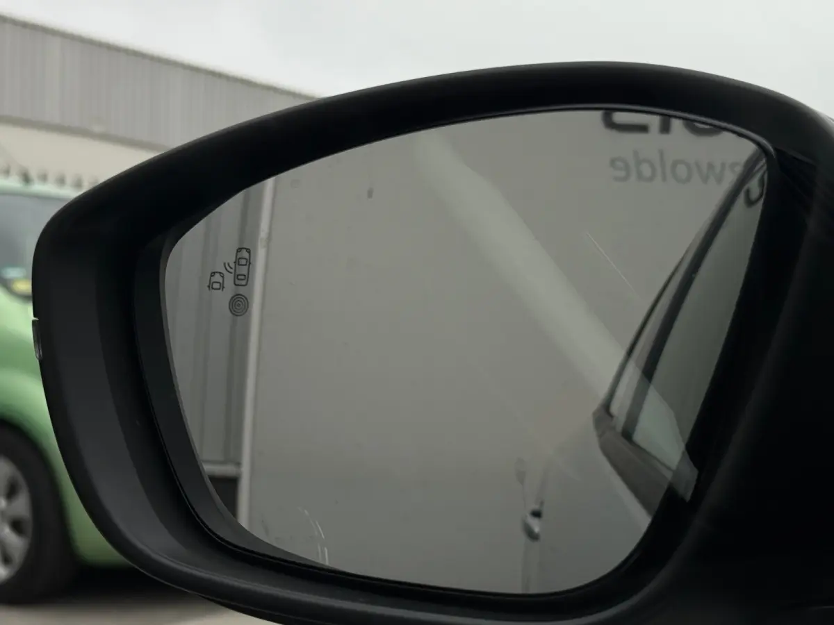 1.2 145PK Turbo AUTOMAAT Hybrid GS ACHTERUITRIJCAMERA| PARKEERSENSOREN V+A| ADAPTIEVE CRUISECONTROL| DODEHOEK DETECTIE| EXTRA GETINT GLAS| HEMELKLEDING DONKER| SPORTSTOELEN| VOORSTOELEN VERW