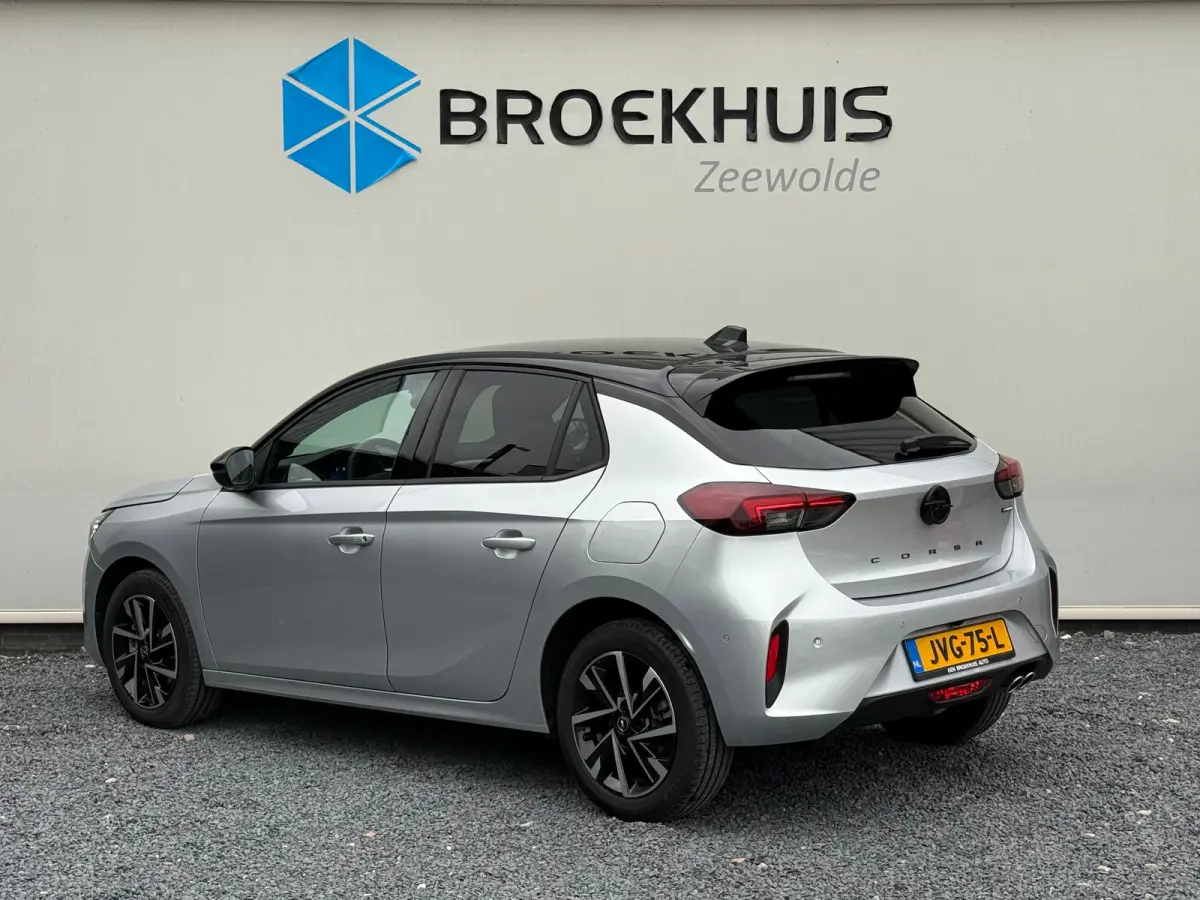 1.2 145PK Turbo AUTOMAAT Hybrid GS ACHTERUITRIJCAMERA| PARKEERSENSOREN V+A| ADAPTIEVE CRUISECONTROL| DODEHOEK DETECTIE| EXTRA GETINT GLAS| HEMELKLEDING DONKER| SPORTSTOELEN| VOORSTOELEN VERW