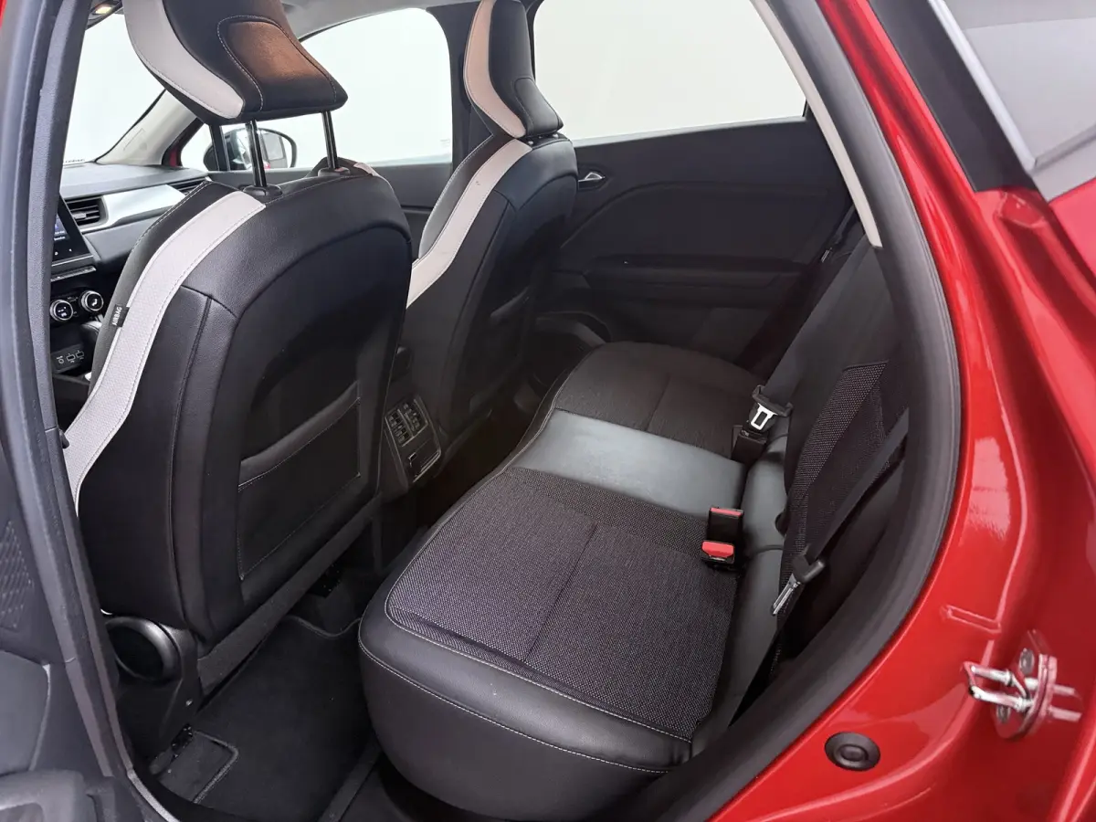 1.3 TCe 140 R.S. Line / Trekhaak / Navigatie / Camera / Parkeersensoren / Stuur -en Stoelverwarmd / LED / Carplay / 18'' LMV