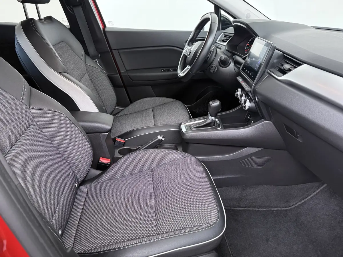 1.3 TCe 140 R.S. Line / Trekhaak / Navigatie / Camera / Parkeersensoren / Stuur -en Stoelverwarmd / LED / Carplay / 18'' LMV