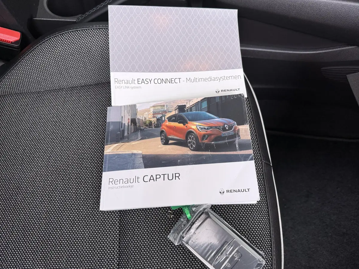 1.3 TCe 140 R.S. Line / Trekhaak / Navigatie / Camera / Parkeersensoren / Stuur -en Stoelverwarmd / LED / Carplay / 18'' LMV