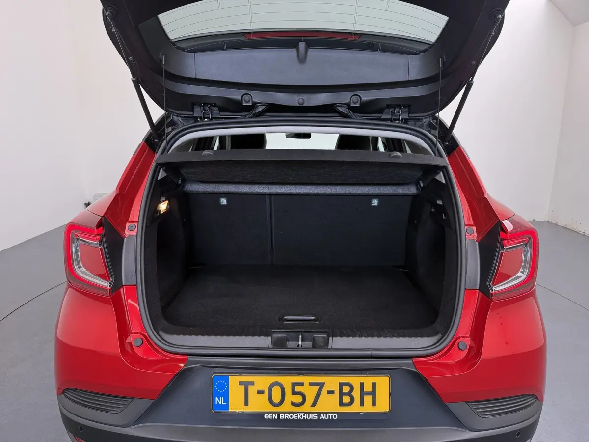 1.3 TCe 140 R.S. Line / Trekhaak / Navigatie / Camera / Parkeersensoren / Stuur -en Stoelverwarmd / LED / Carplay / 18'' LMV