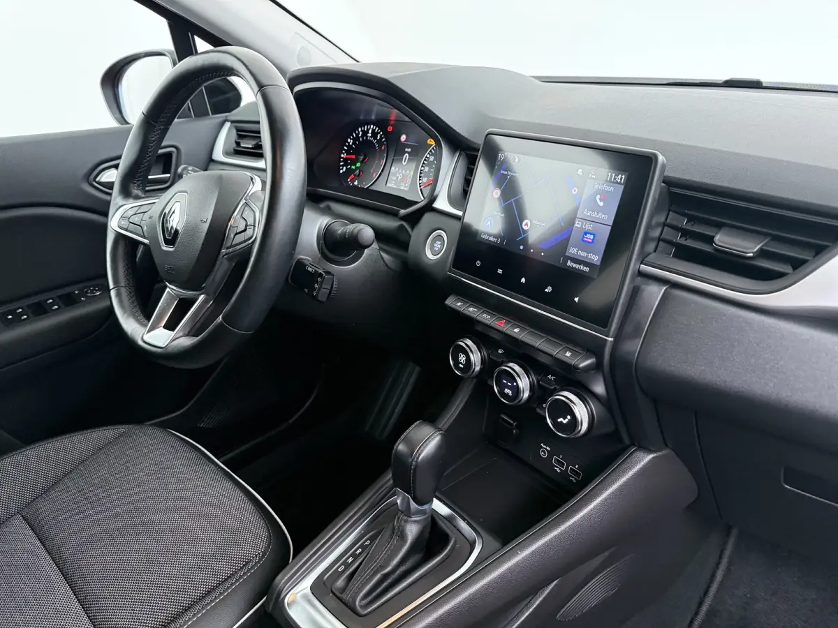 1.3 TCe 140 R.S. Line / Trekhaak / Navigatie / Camera / Parkeersensoren / Stuur -en Stoelverwarmd / LED / Carplay / 18'' LMV