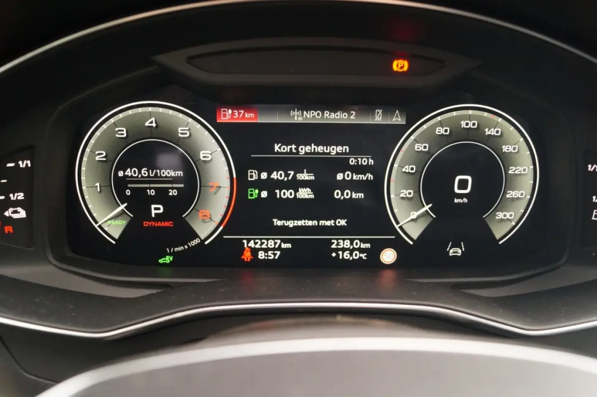 55 TFSI e PHEV Quattro Competition -LEER-PANO-HUD-
