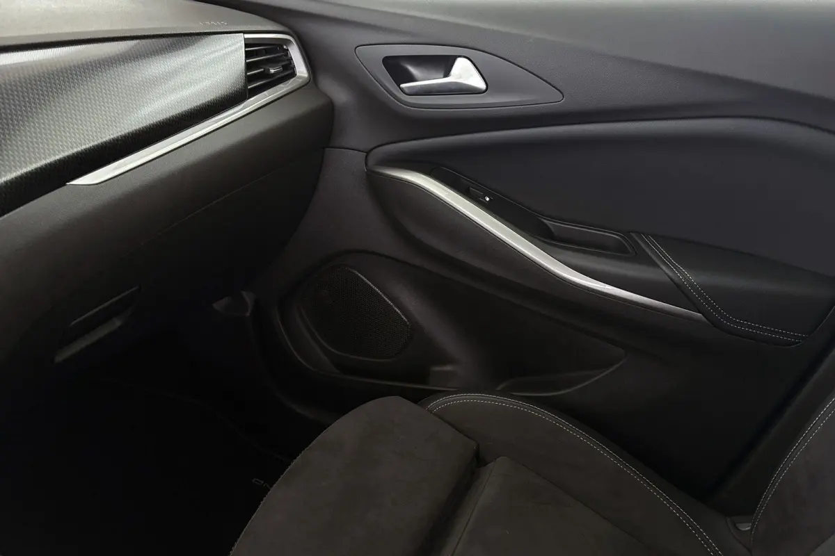1.6 Turbo Plug-In Hybrid 4x4 GSe Stoel-Stuurverwarming Adaptieve Cruise Control