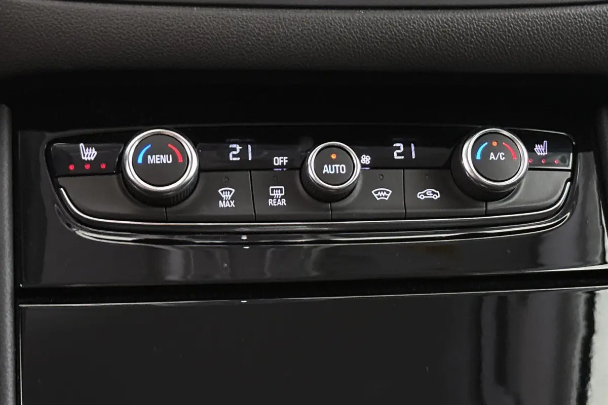 1.6 Turbo Plug-In Hybrid 4x4 GSe Stoel-Stuurverwarming Adaptieve Cruise Control