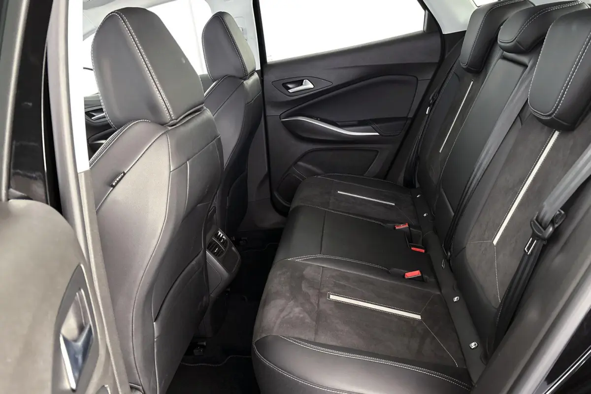 1.6 Turbo Plug-In Hybrid 4x4 GSe Stoel-Stuurverwarming Adaptieve Cruise Control