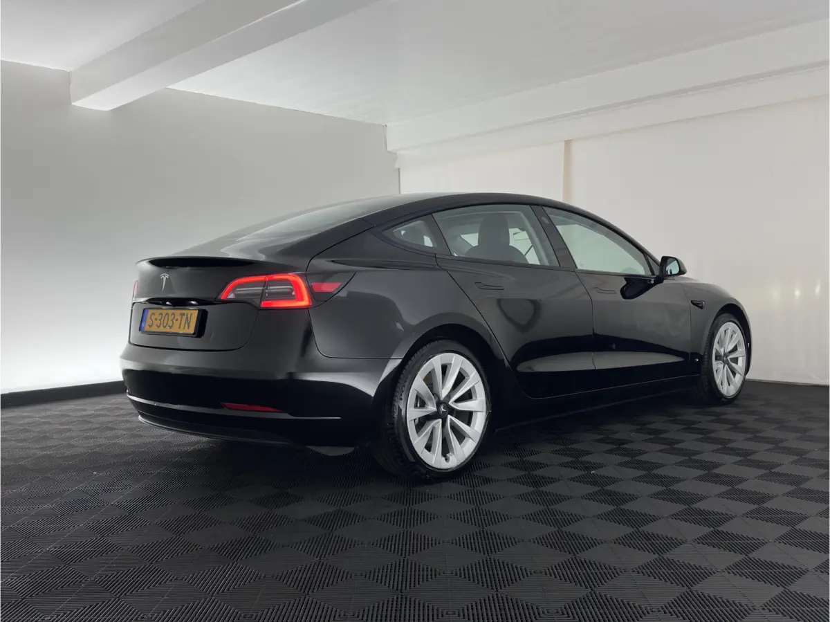 RWD 60 kWh [3-Fase-11kW ] {SoH-88%} (INCL-BTW) Aut. *PANO | LEATHER | KEYLESS | FULL-LED | MEMORY-PACK | TOPVIEW | DAB | CARPLAY | DIGI-COCKPIT | LANE-ASSIST | HEATED-COMFORTSEATS | AUTOPILO