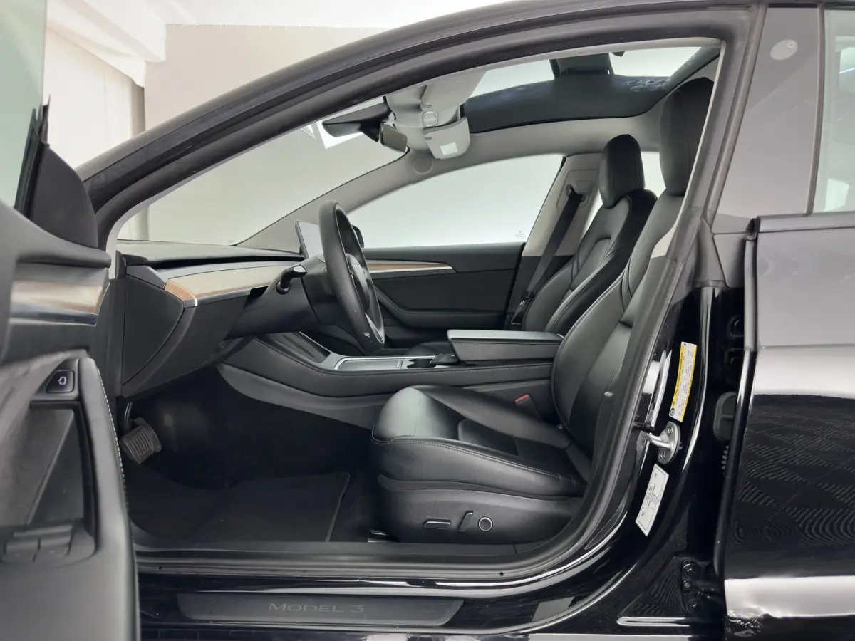 RWD 60 kWh [3-Fase-11kW ] {SoH-88%} (INCL-BTW) Aut. *PANO | LEATHER | KEYLESS | FULL-LED | MEMORY-PACK | TOPVIEW | DAB | CARPLAY | DIGI-COCKPIT | LANE-ASSIST | HEATED-COMFORTSEATS | AUTOPILO