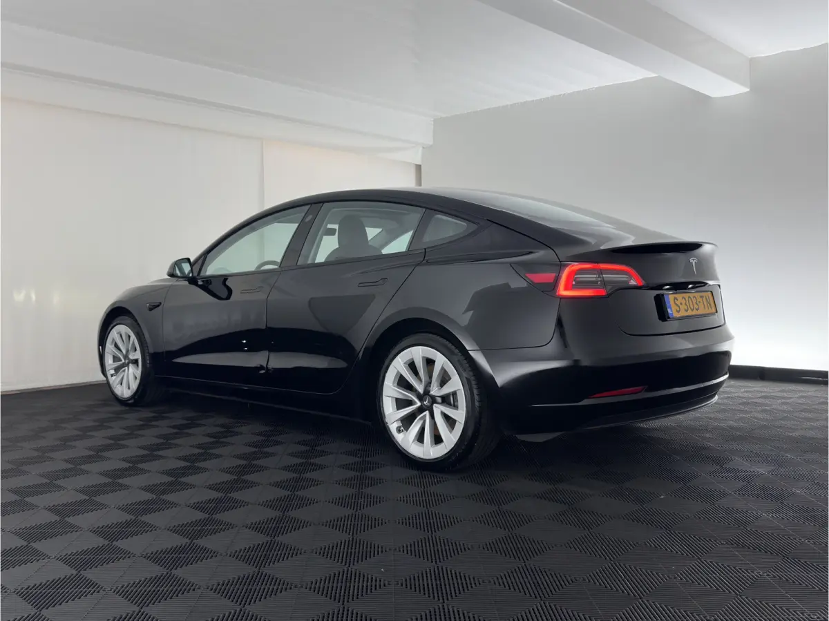 RWD 60 kWh [3-Fase-11kW ] {SoH-88%} (INCL-BTW) Aut. *PANO | LEATHER | KEYLESS | FULL-LED | MEMORY-PACK | TOPVIEW | DAB | CARPLAY | DIGI-COCKPIT | LANE-ASSIST | HEATED-COMFORTSEATS | AUTOPILO