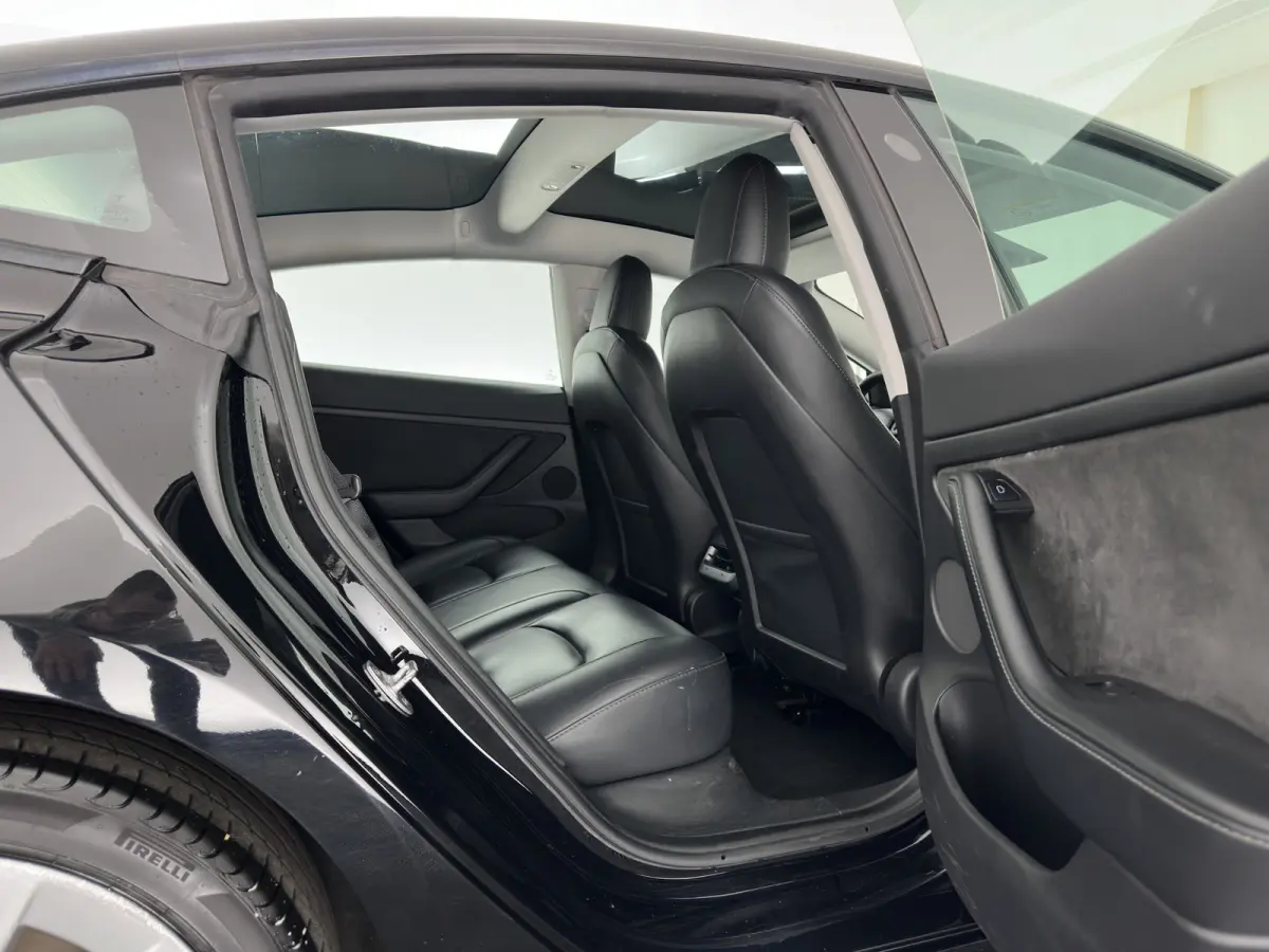 RWD 60 kWh [3-Fase-11kW ] {SoH-88%} (INCL-BTW) Aut. *PANO | LEATHER | KEYLESS | FULL-LED | MEMORY-PACK | TOPVIEW | DAB | CARPLAY | DIGI-COCKPIT | LANE-ASSIST | HEATED-COMFORTSEATS | AUTOPILO