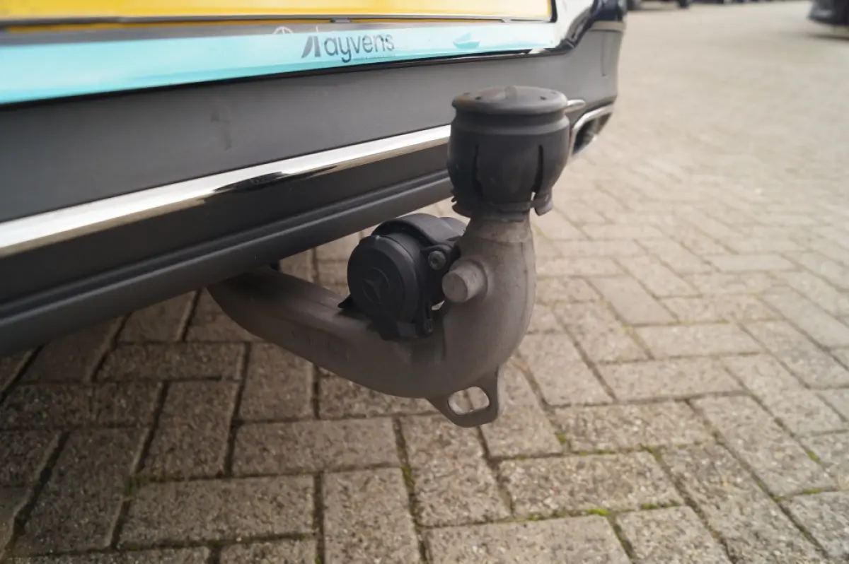 250e Business Solution Luxury Limited -LEER-