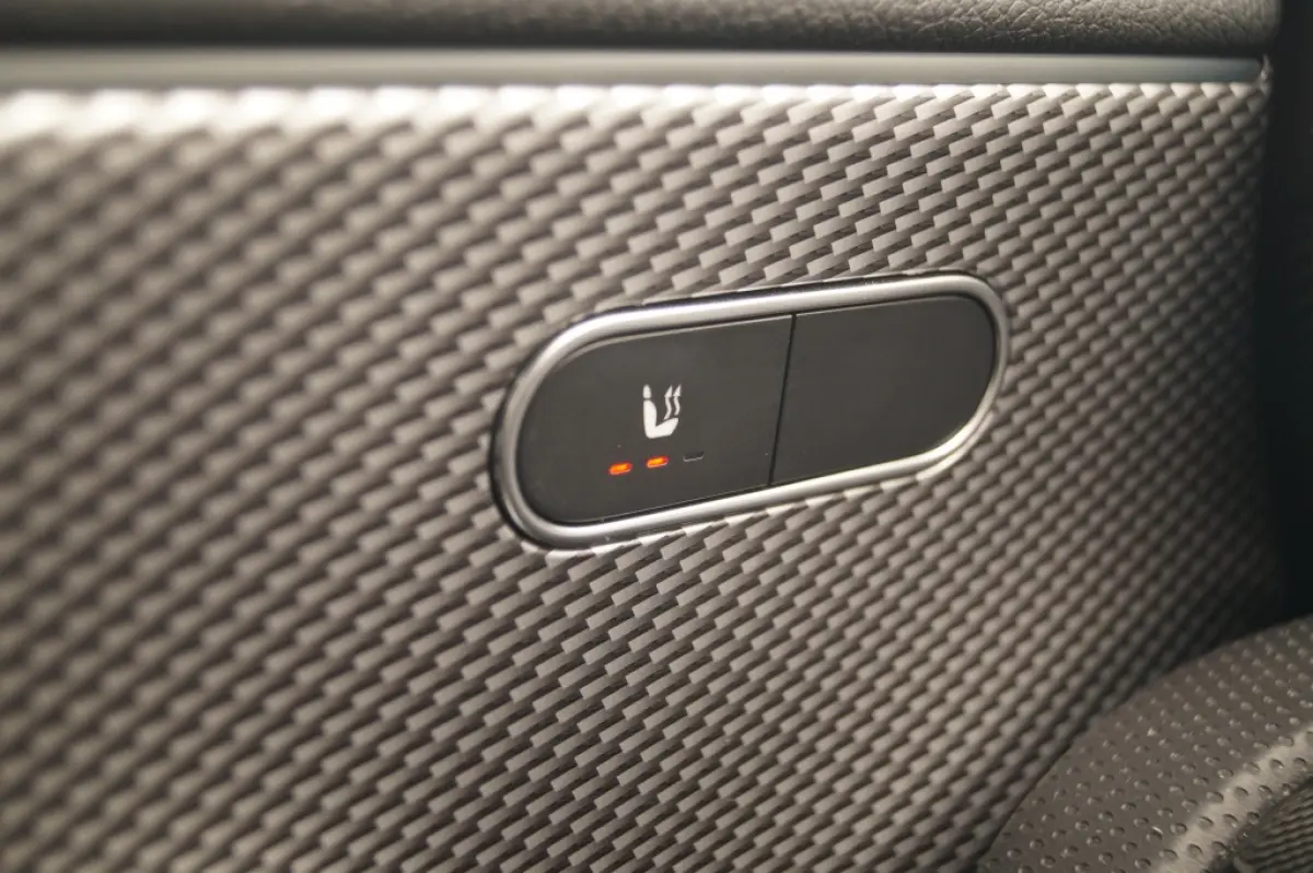 250e Business Solution Luxury Limited -LEER-