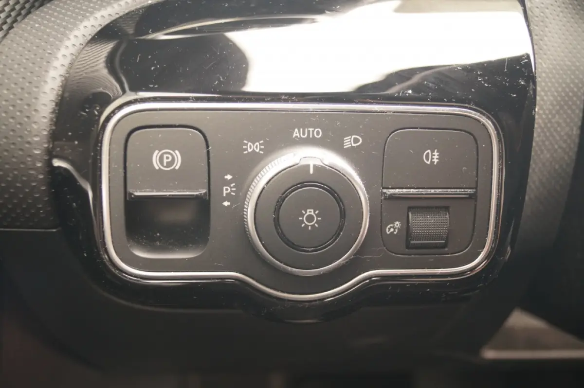 250e Business Solution Luxury Limited -LEER-