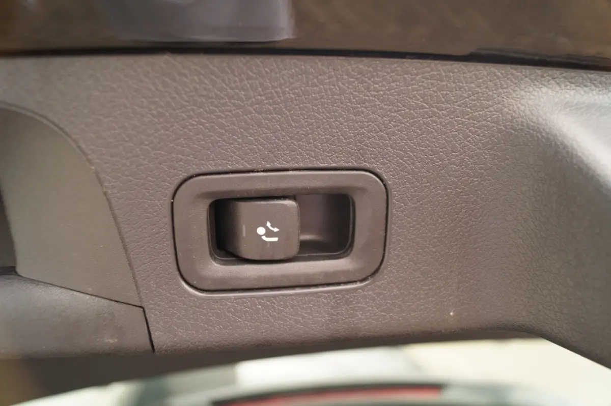 250e Business Solution Luxury Limited -LEER-