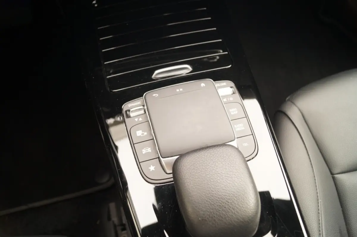 250e Business Solution Luxury Limited -LEER-
