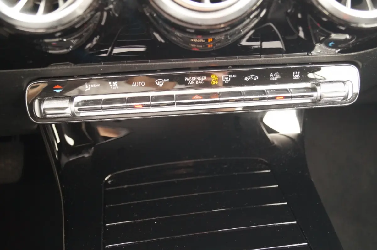 250e Business Solution Luxury Limited -LEER-