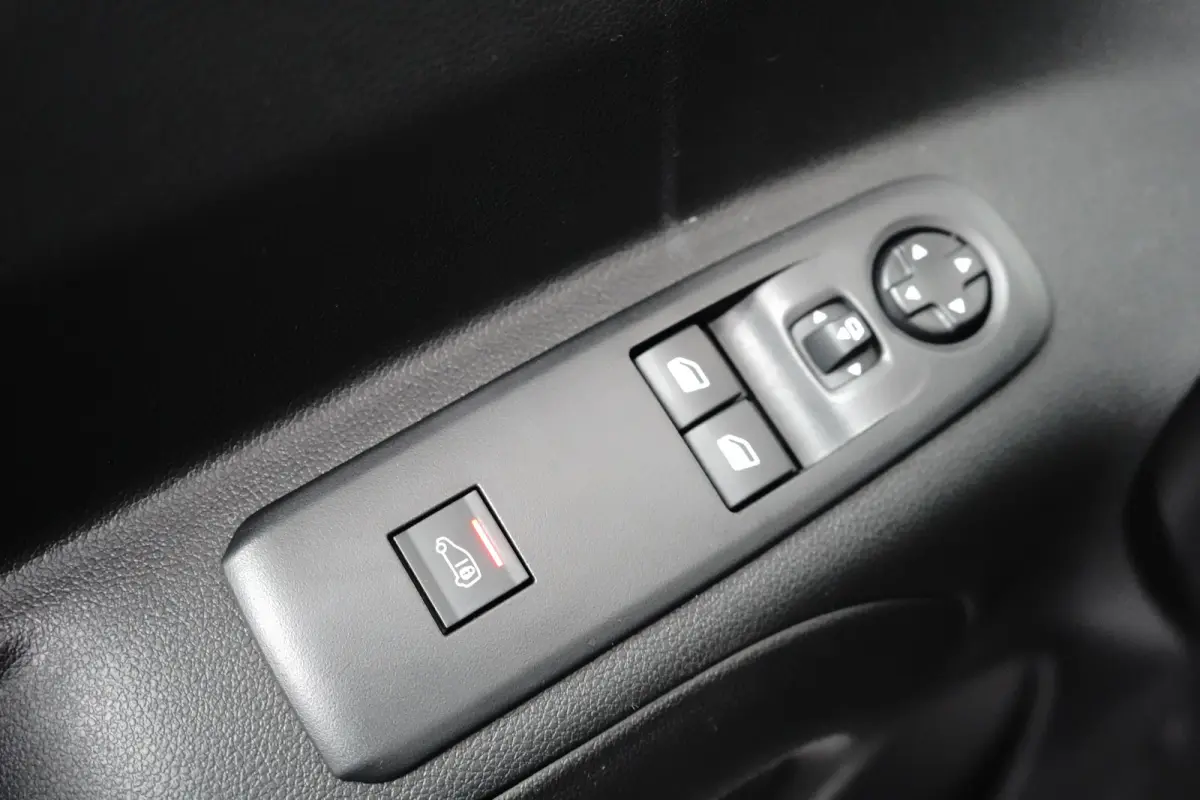 1.5 BlueHDi 130 EAT8 S&S L1 NAVI | CAMERA | CRUISE | Airconditioning | Centrale vergrendeling met Afstandsbediening