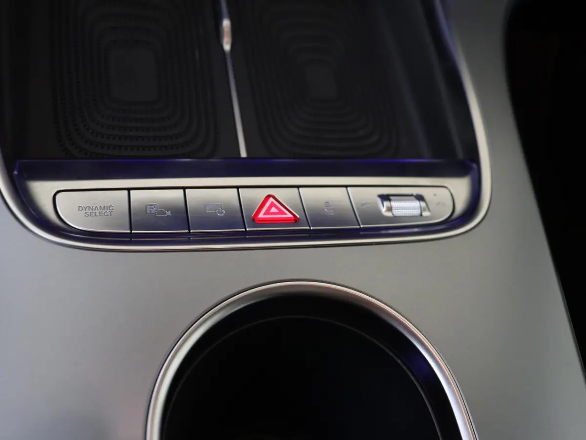 400 4MATIC Business Solution Luxury 94 kWh / Trekhaak / Rij-Assistentieplus / Superscreen / Memory-Stoelen /