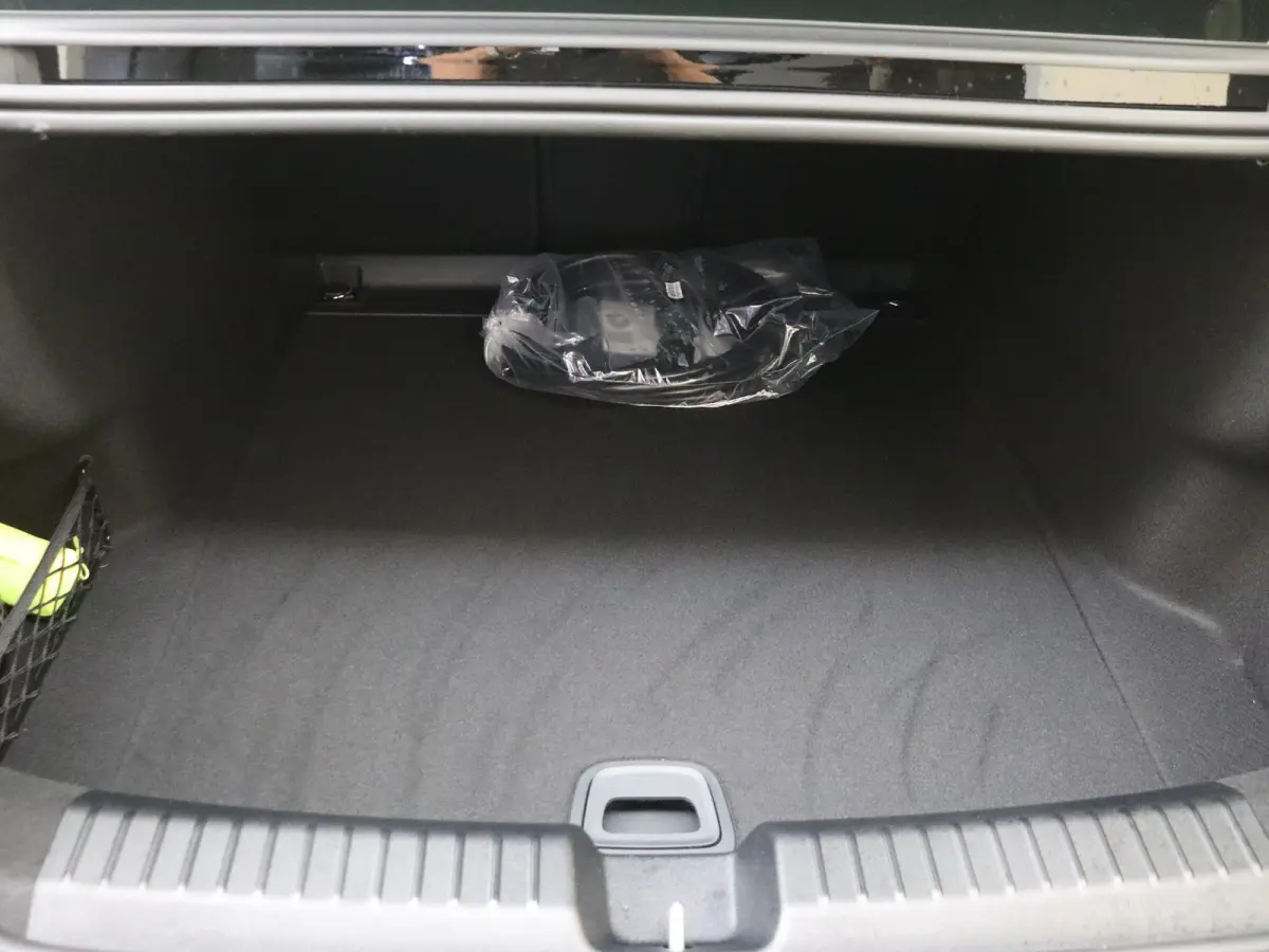 400 4MATIC Business Solution Luxury 94 kWh / Trekhaak / Rij-Assistentieplus / Superscreen / Memory-Stoelen /