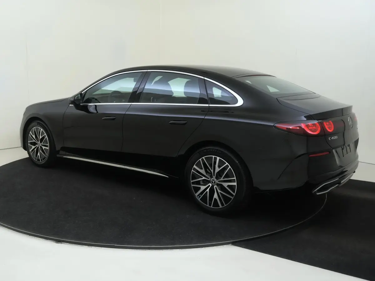 400 4MATIC Business Solution Luxury 94 kWh / Trekhaak / Rij-Assistentieplus / Superscreen / Memory-Stoelen /