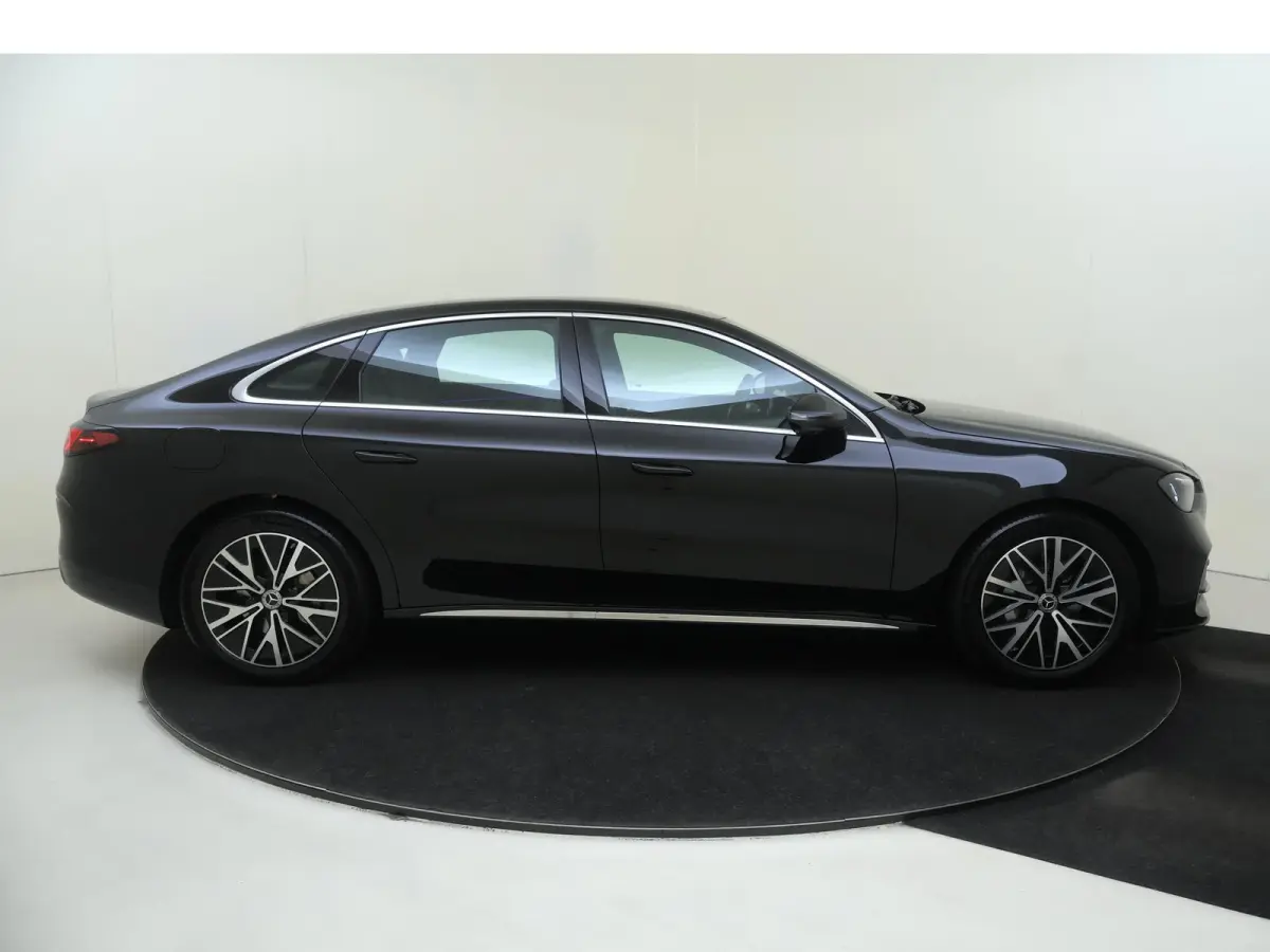 400 4MATIC Business Solution Luxury 94 kWh / Trekhaak / Rij-Assistentieplus / Superscreen / Memory-Stoelen /