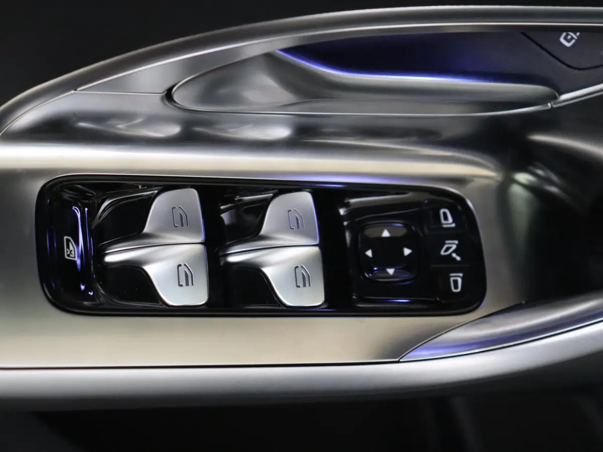 400 4MATIC Business Solution Luxury 94 kWh / Trekhaak / Rij-Assistentieplus / Superscreen / Memory-Stoelen /