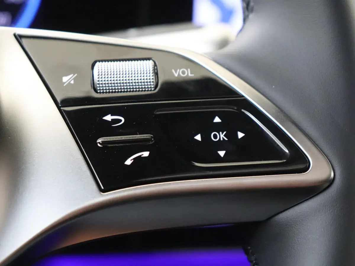400 4MATIC Business Solution Luxury 94 kWh / Trekhaak / Rij-Assistentieplus / Superscreen / Memory-Stoelen /