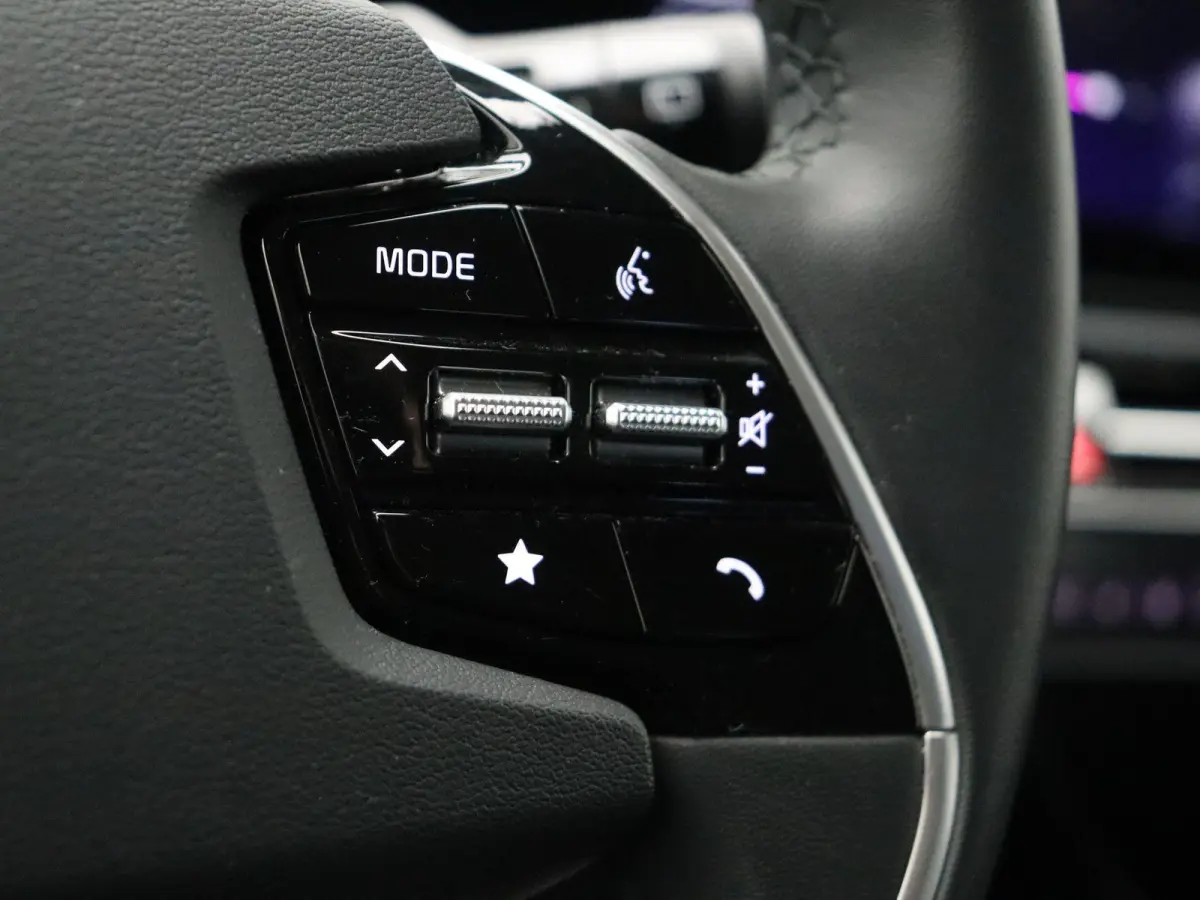 DynamicLine 64.8 kWh | Soh 97,6% | Achteruitrijcamera | Apple Carplay & Android Auto | 460km WLTP |