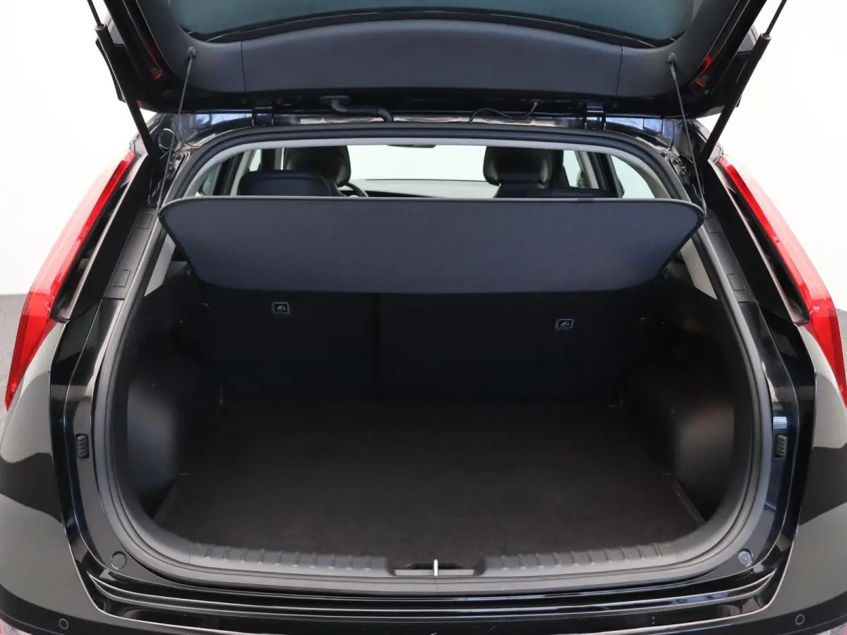 DynamicLine 64.8 kWh | Soh 97,6% | Achteruitrijcamera | Apple Carplay & Android Auto | 460km WLTP |