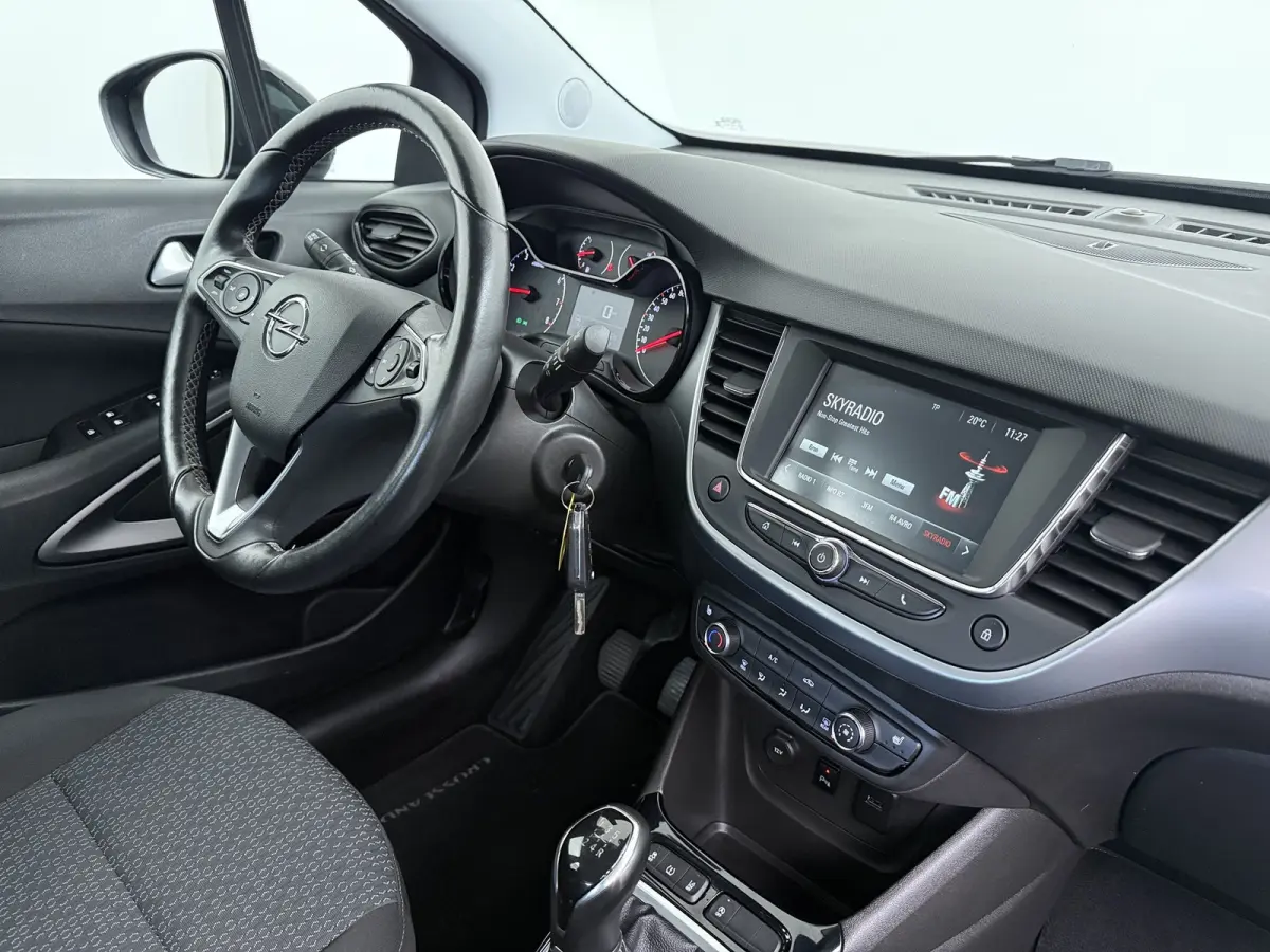 1.2 Turbo Online Edition / Navigatie via Carplay / Parkeersensoren / Stuur -en Stoelverwarmd / 16'' LMV